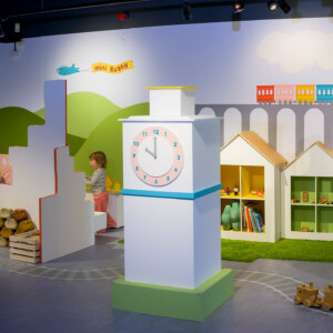 Playful mural for a children's exhibition at Rugby Art Gallery and Museum Interactive mural for a children's exhibition in an art gallery and museum